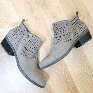 Baretraps Woman’s Georgia Ankle Bootie Taupe Perforated Suede